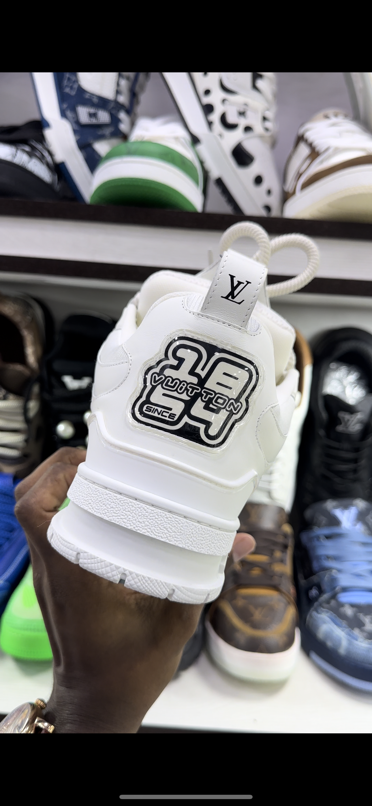 LV - 1854 Branco