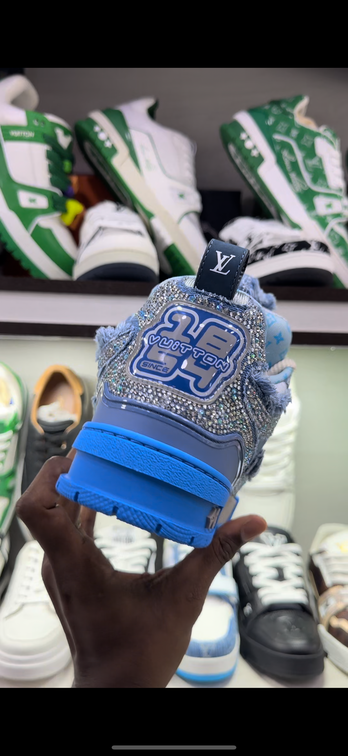 LV - 1854 - Azul brilho premium