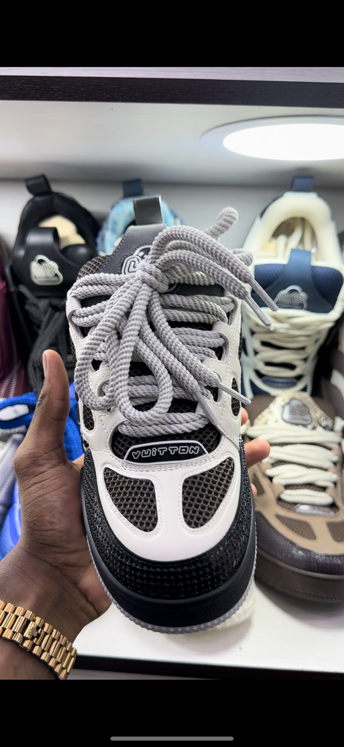 LV - 1854 GREY